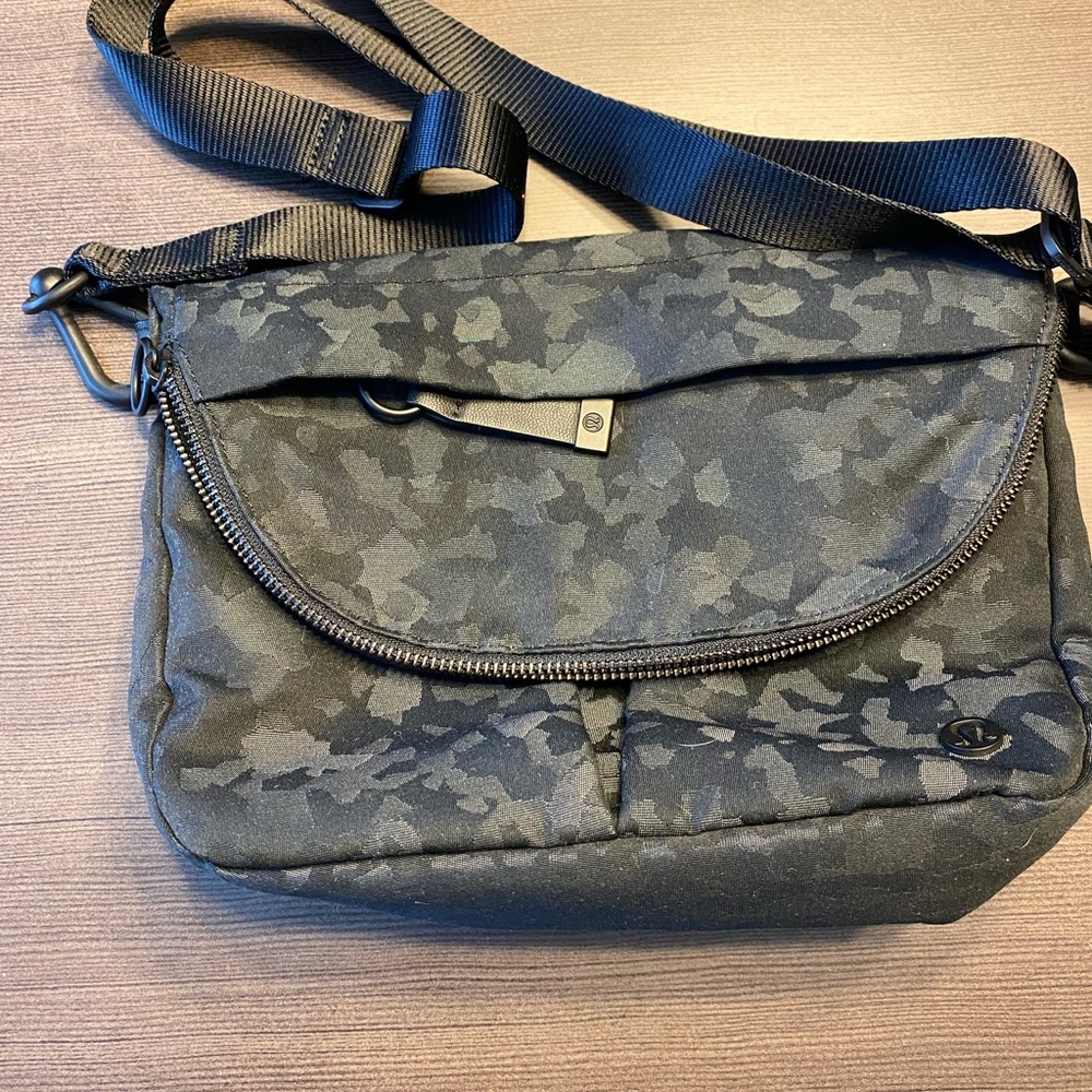 Lululemon All Night Festival bag